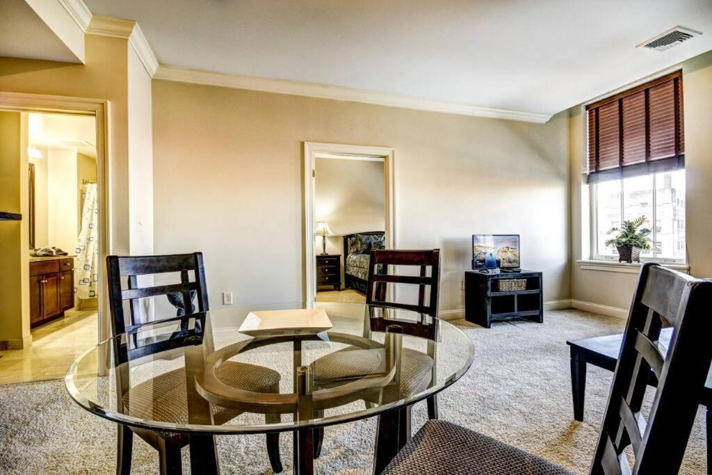 Chase Penthouse At 39 West Baltimore Inner Harbor Convention Center Free Indoor Parking One And Two Bedrooms Zewnętrze zdjęcie